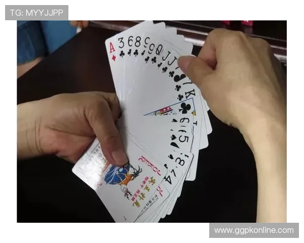 腾龙娱乐真人发牌助力玩家轻松在线参与热门真人百家乐与各类扑克游戏